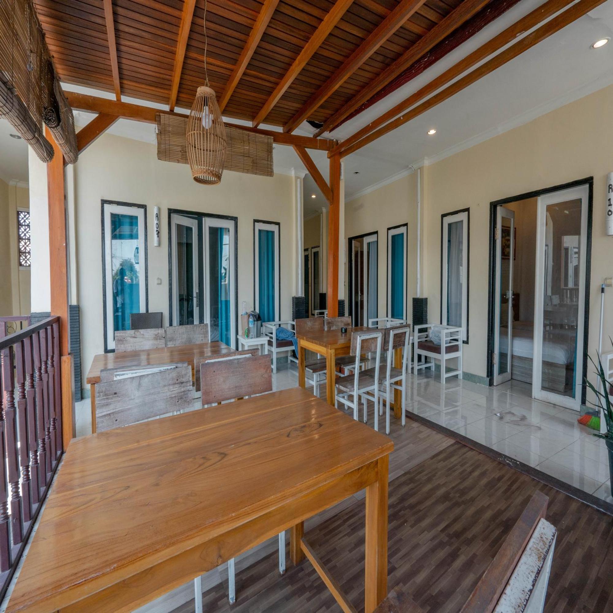 Gili White Bamboo Resort Gili Trawangan Exterior photo